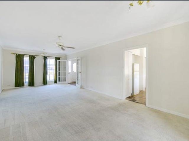 ABSOLUTE PRIVATE WATERFRONT A UNIQUE 10 ROOM 2 STOREY RESIDENCE 5 BEDROOMS, 3 BATHROOMS, R/C DUCTED A/C AND MUCH MORE!