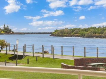 ABSOLUTE RIVERFRONT ENJOY THE TRANQUILITY!