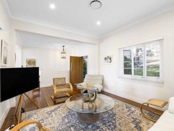 Absolute Riverfront Living with Private Jetty & City Views!