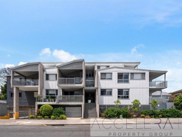 Absolute Stunner Great Location Complex with Pool