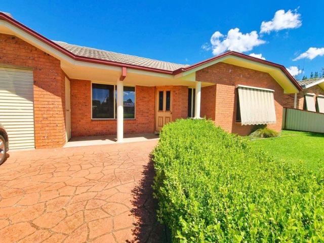 Absolutely Fabulous Low Maintenance Home 19B Brundah Street Grenfell