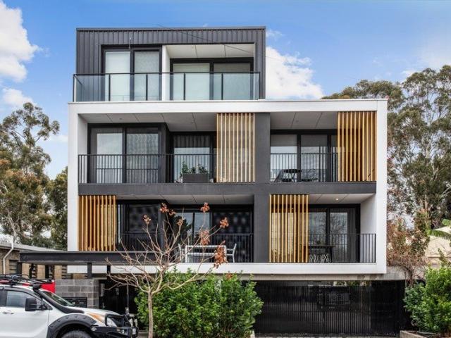 Absolutely Stunning apartment at Prospect Green. Great lifestyle property. Great Investment