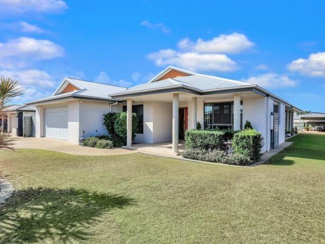 Absolutely stunning home at 11 Voss Court, Millbank QLD. Large 1,000 m2 Block!