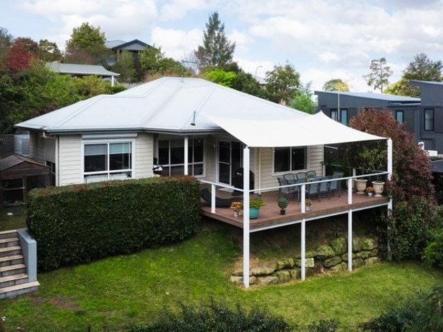 Absolutely Stunning Three Bedroom Home with Breath taking Mountain Views