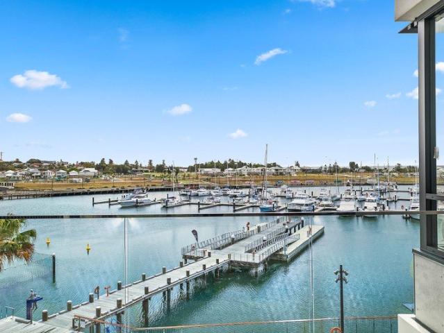 ABSOLUTELY STUNNING, THREE BEDROOM WATERFRONT APARTMENT WITHIN 'AQUA' AT 'THE WATERFRONT'