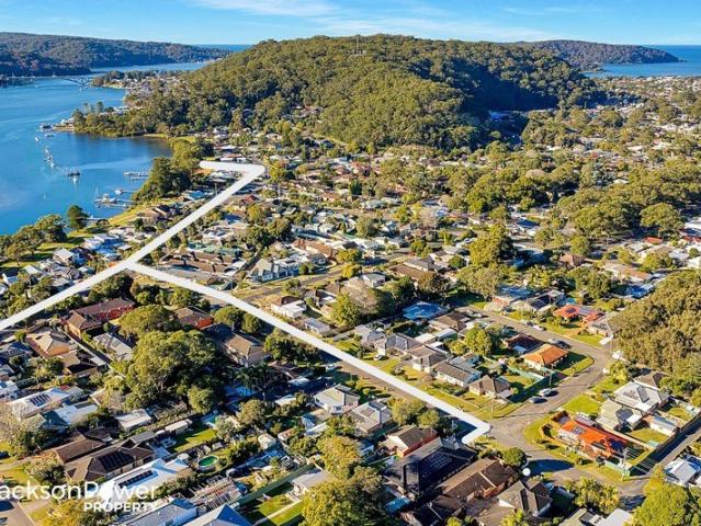Abundant Luxury 338sqm Residence | Unrivalled Position | Walk To Waterfront!