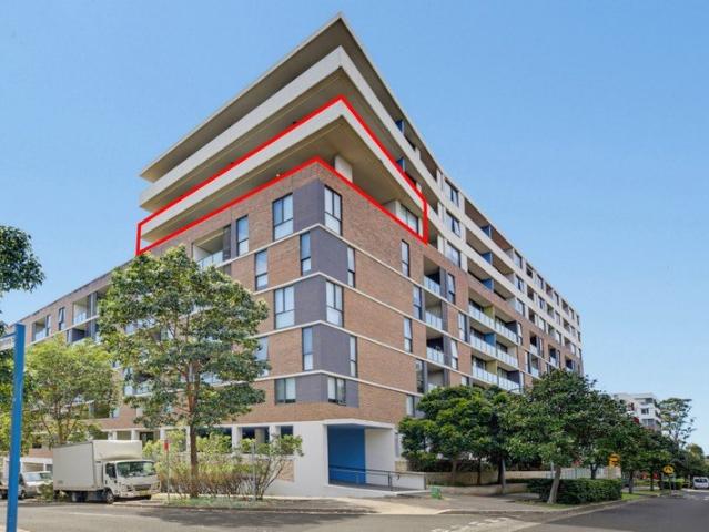 Abundant Spaces with 270 Degrees Panoramic Views 175sqm in total!