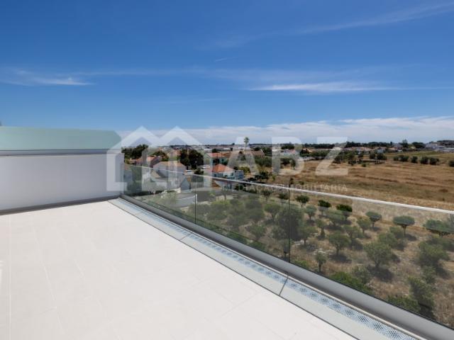 ABZ/DUP_653 Apartamento Penthouse Venda Duplex T4 Alcochete Garagem Terraços Topo Gama