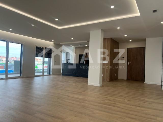ABZ/DUP_842Apartamento Venda T3+2 Duplex Montijo Garagem 2 Viaturas Terraços Topo Gama