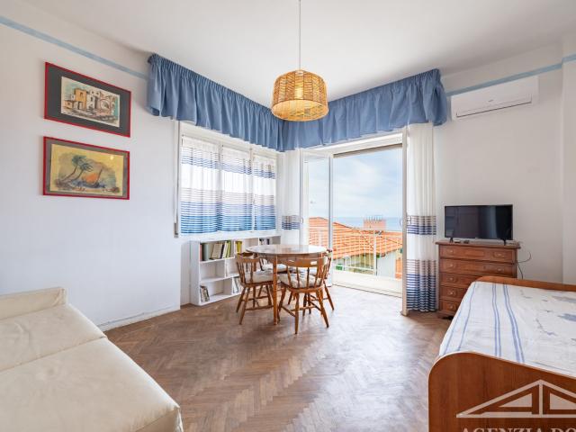 AG DOM A017 – Beautifully Renovated Central One Bedroom Apartment Available for Rent in Ospedaletti