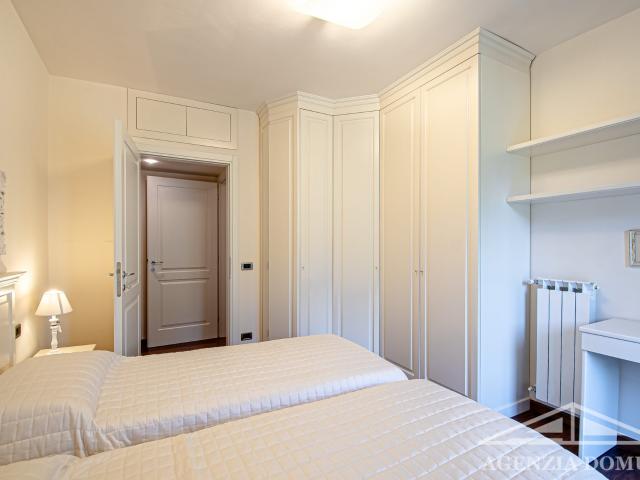 AG DOM A4160 – Three room sea view apartment for rent in Bordighera