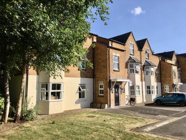 Agnes Court, Oxford 2 bed apartment to rent £1,550 pcm £358 pw