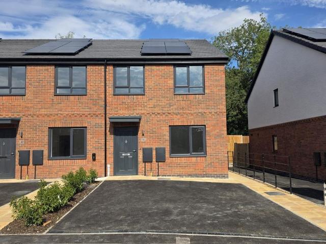 Agnes Drive, Ripley, DE5 3 bed end of terrace house to rent £800 pcm £185 pw