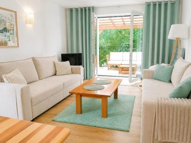 Na sprzedaż apartament 40,5 m² z tarasem 18,5 m² przy jeziorze