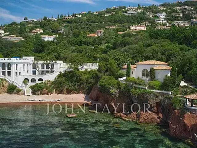 Agay 83530 Achat / Vente maison 8 pièces t8 piscine