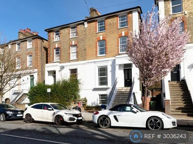 Agar Grove, London, NW1 4 bed flat to rent £4,600 pcm £1,062 pw