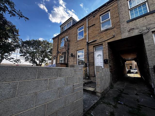 Agar Street, Bradford BD8, 2 bed terraced house to rent, £675 pcm | PrimeLocation
