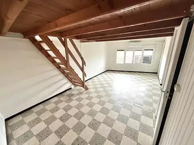 Agde 34300 Location appartement 1 pièce t1 au dernier étage