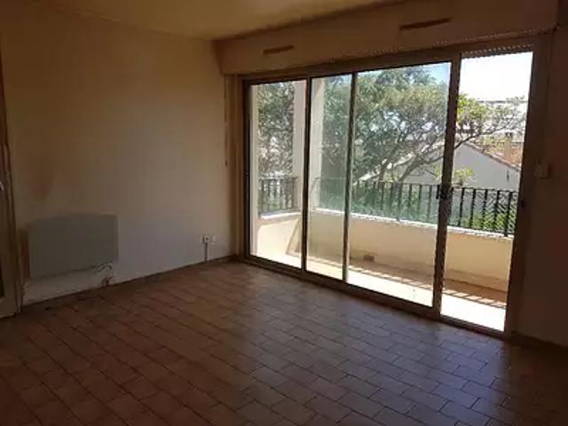 Agde 34300 Location appartement 2 pièces t2 au dernier étage