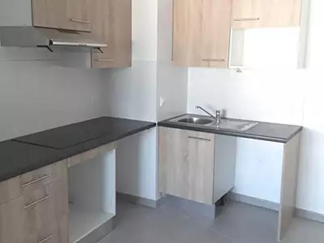 Agde 34300 Location appartement 2 pièces t2 garage