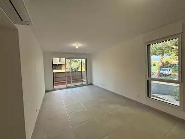 Agde 34300 Location appartement 3 pièces t3 piscine terrasse