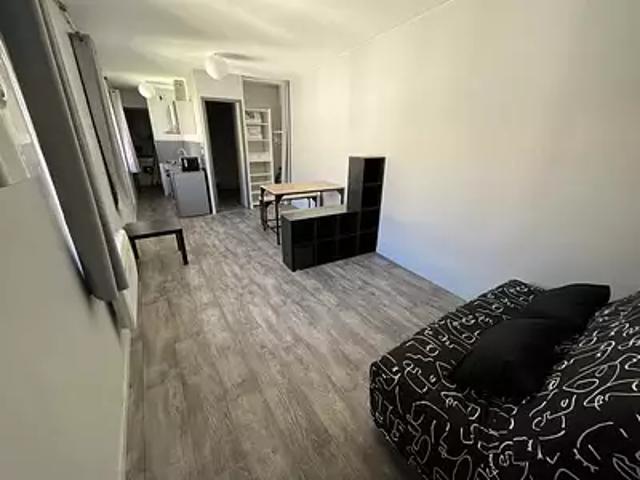 Agen 47000 Location appartement 1 pièce t1 au dernier étage