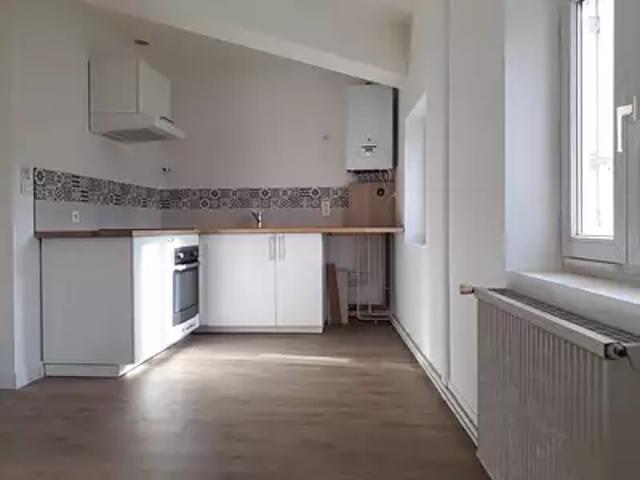 Agen 47000 Location appartement 2 pièces t2 au dernier étage cave