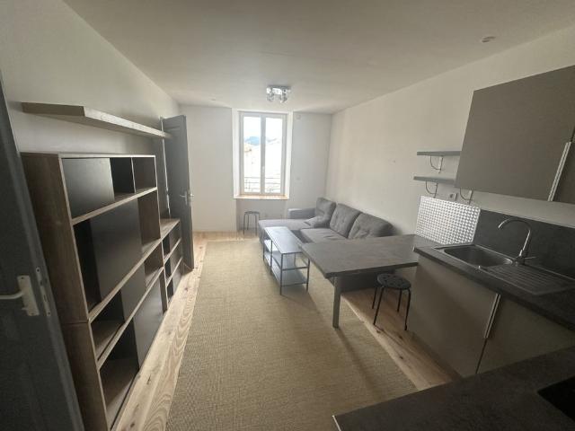 AGENCE BAZILLE Appartement type 2 à Ganges de 29.42 m² meublé