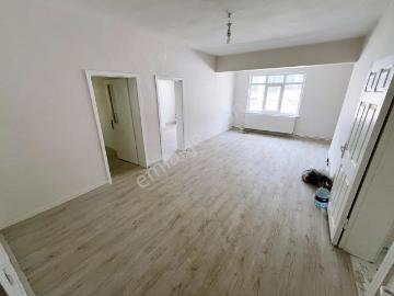 Agen'den Metroya Yürüme Mesafesinde Giriş Kat Kiralık 3+1