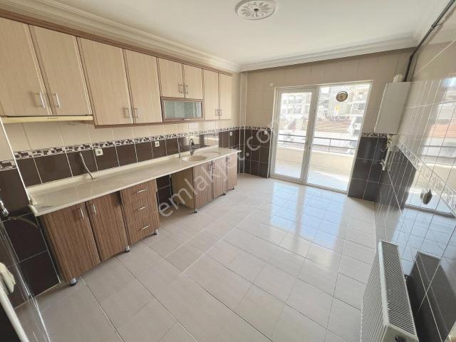 Agen'den Piri Caddesi Üzeri Arakat Manzaralı 3+1 Kiralık