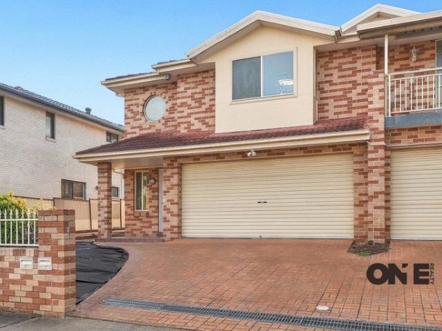 AGENT PICK | RARE 3 BEDROOM DUPLEX | NO STRATA | 3 CAR PARKING
