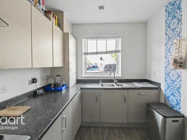 Ager Avenue, Dagenham 3 bed terraced house to rent £2,350 pcm £542 pw