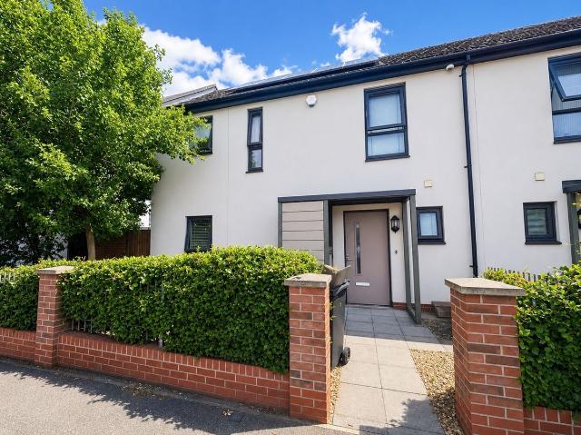 Ager Avenue, Dagenham RM8, 3 bed end terrace house to rent, £2,000 pcm | PrimeLocation