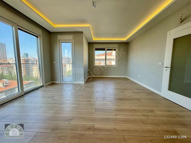 AGİOS'TAN MİNİBÜS CADDESİNE 2.BİNADA KOMBİLİ 3+1 BALKONLU SIFIR