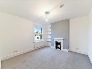 Agincourt Road, Belsize Park, London. 3 bed flat to rent £3,497 pcm £807 pw