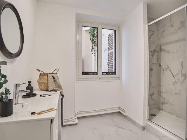 Aglaia 1 bedroom in Sorbonne, Paris Amsterdam Apartments for Rent