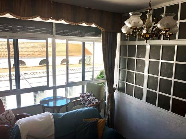 Casa situada en el centro del pueblo, al lado del parque pri. 228m² Rute