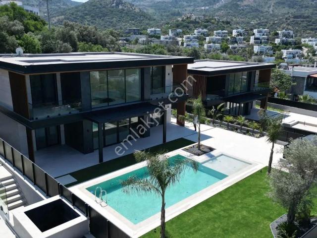 Agr Group'tan Bodrum Yalıkavak Satılık Deniz Manzaralı 4+1 Villa