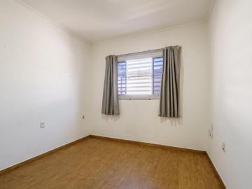Agradável casa de vila para venda em Jardim Aurélia com 4 quartos, 170m²