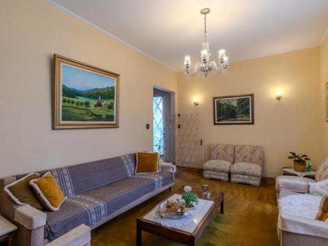 Casa para venda em Pacaembu com 3 quartos, 330m²
