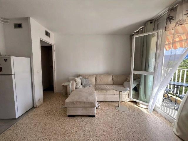 Agréable T2 avec balcon à louer Aubagne