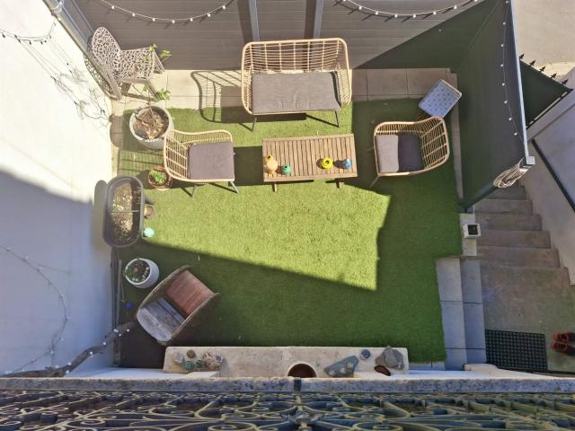 Agreable village avec cafe, ecole, boulangerie, producteurs. 115m² Murviel lès Béziers