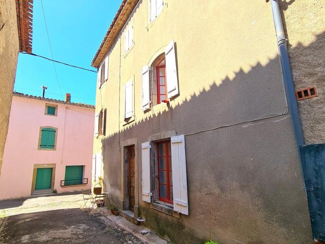 Agreable village du Minervois avec epicerie, restaurant et c. 102m² Caunes Minervois