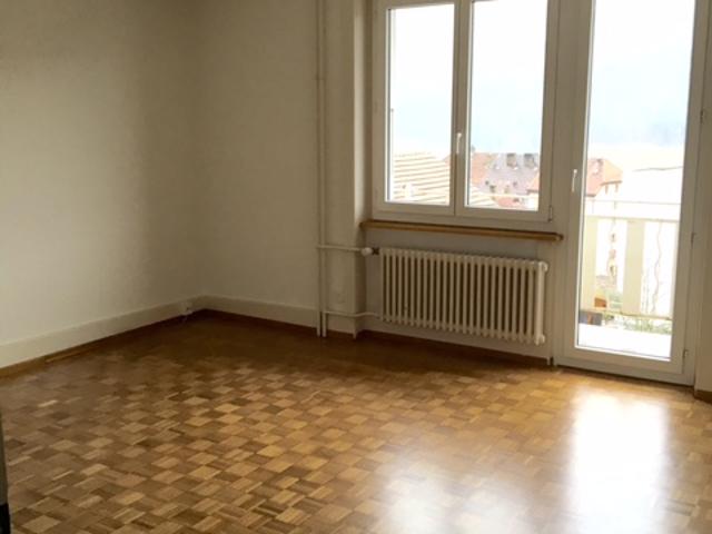 Agréable appartement de 3 pièces avec balcon et vue sur la verdure