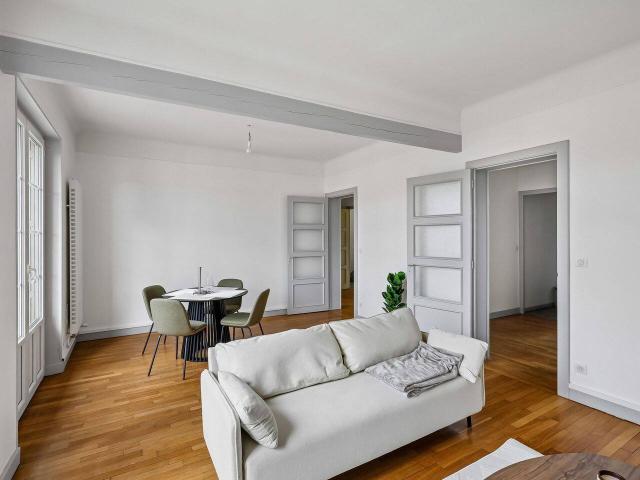 Magnifique appartement de 2 pièces meublé de 82m² avec balcon à