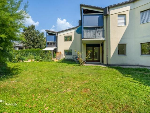 Agréable, avec bel espace jardin, à deux pas de la capitale