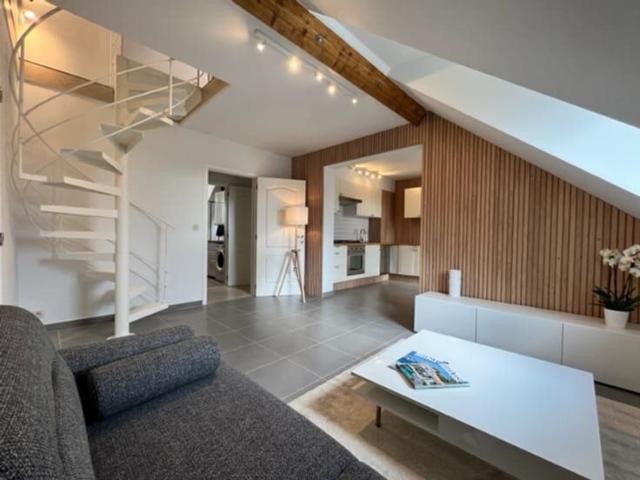 Agréable duplex 3 ch Décoré et Meublé