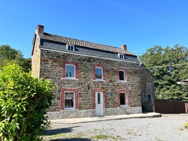 Agréable maison 2 chambres avec jardin dans une impasse