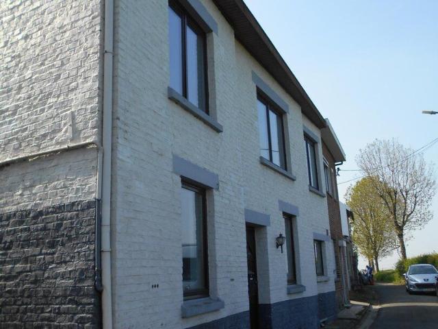 AGREABLE MAISON 2CH+JARDINET A 2 KM IKEA/ACCES AUTOROUTIERS