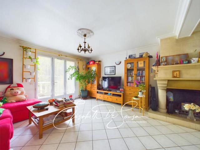Agreable maison avec beaux volumes
